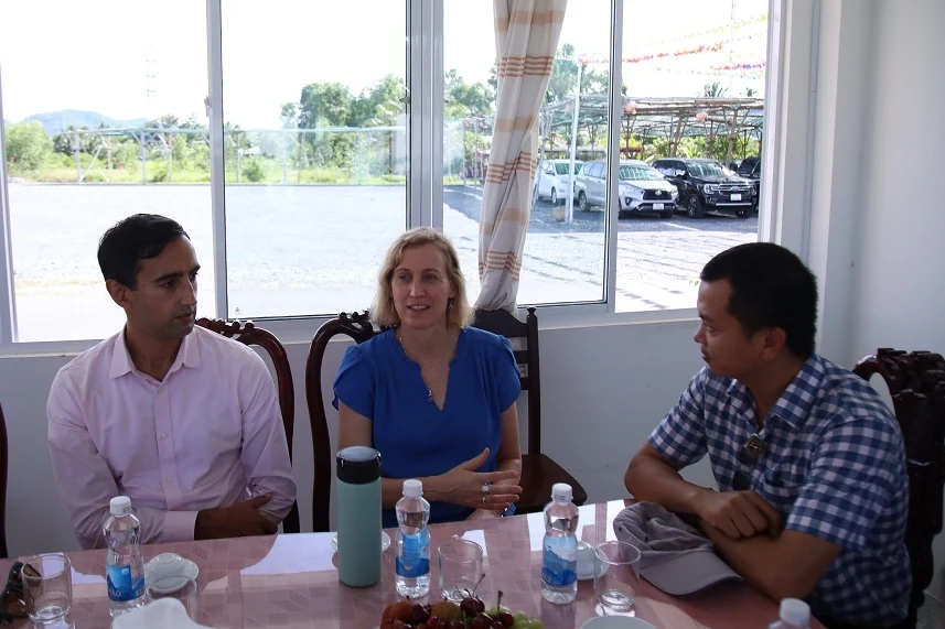 Bà Susan Burns, Tổng Lãnh sự Hoa Kỳ tại TP Hồ Chí Minh tham quan Nhà máy ĐMT An Hảo