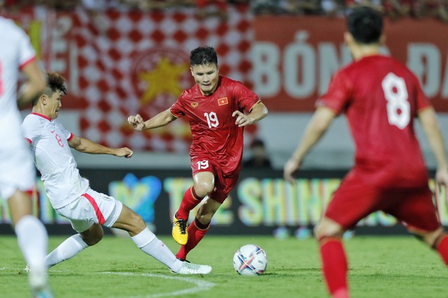 ĐT Việt Nam thắng nhọc trận đầu tiên của HLV Troussier; Tây Ban Nha thắng Italy để gặp Croatia ở chung kết Nations League