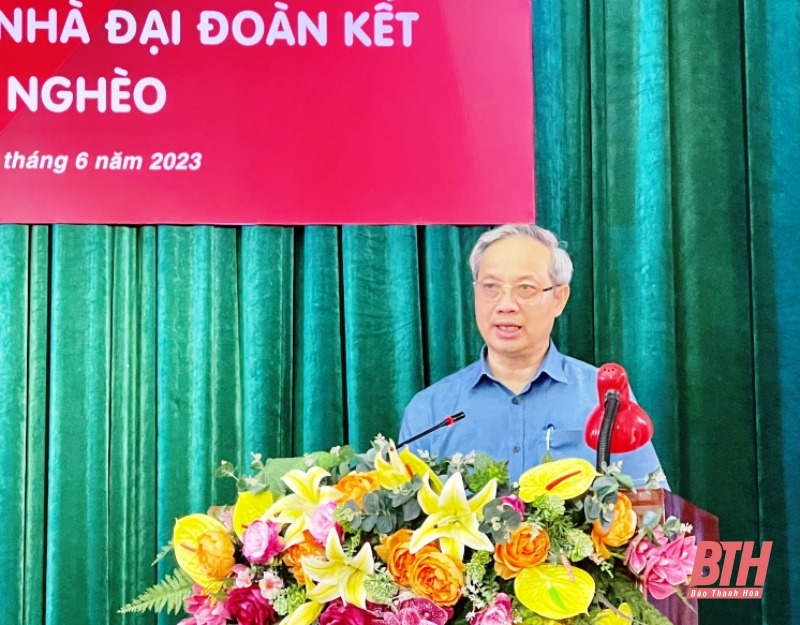 Bàn giao 100 ngôi nhà “Đại đoàn kết” cho hộ nghèo huyện Mường Lát