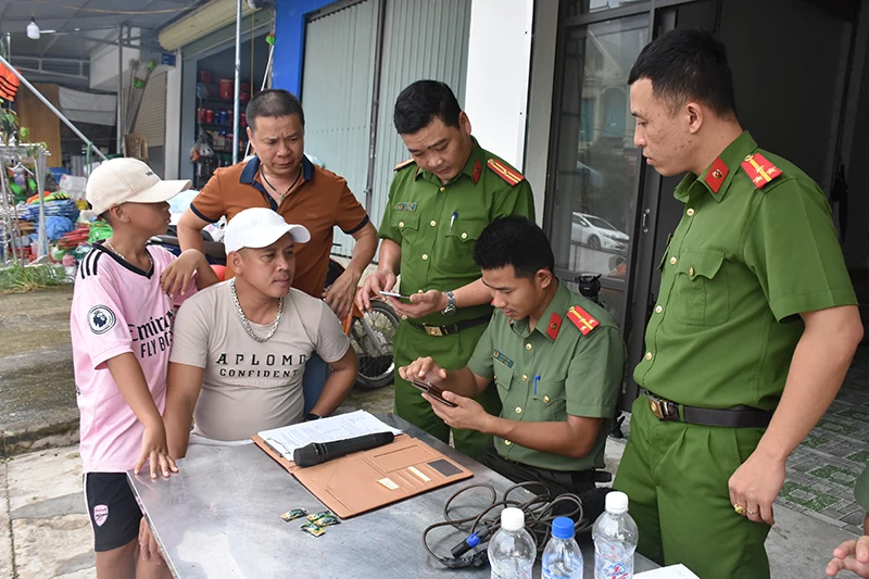 Cao điểm “nước rút” kích hoạt tài khoản định danh điện tử ở huyện miền núi Như Thanh