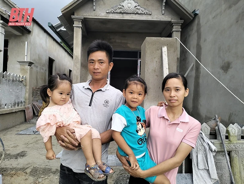 Nụ cười đã nở phía chân đê