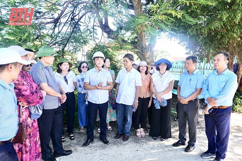 Đoàn công tác Viện Lịch sử Đảng khảo sát thực tiễn xây dựng kinh tế biển ở Hậu Lộc
