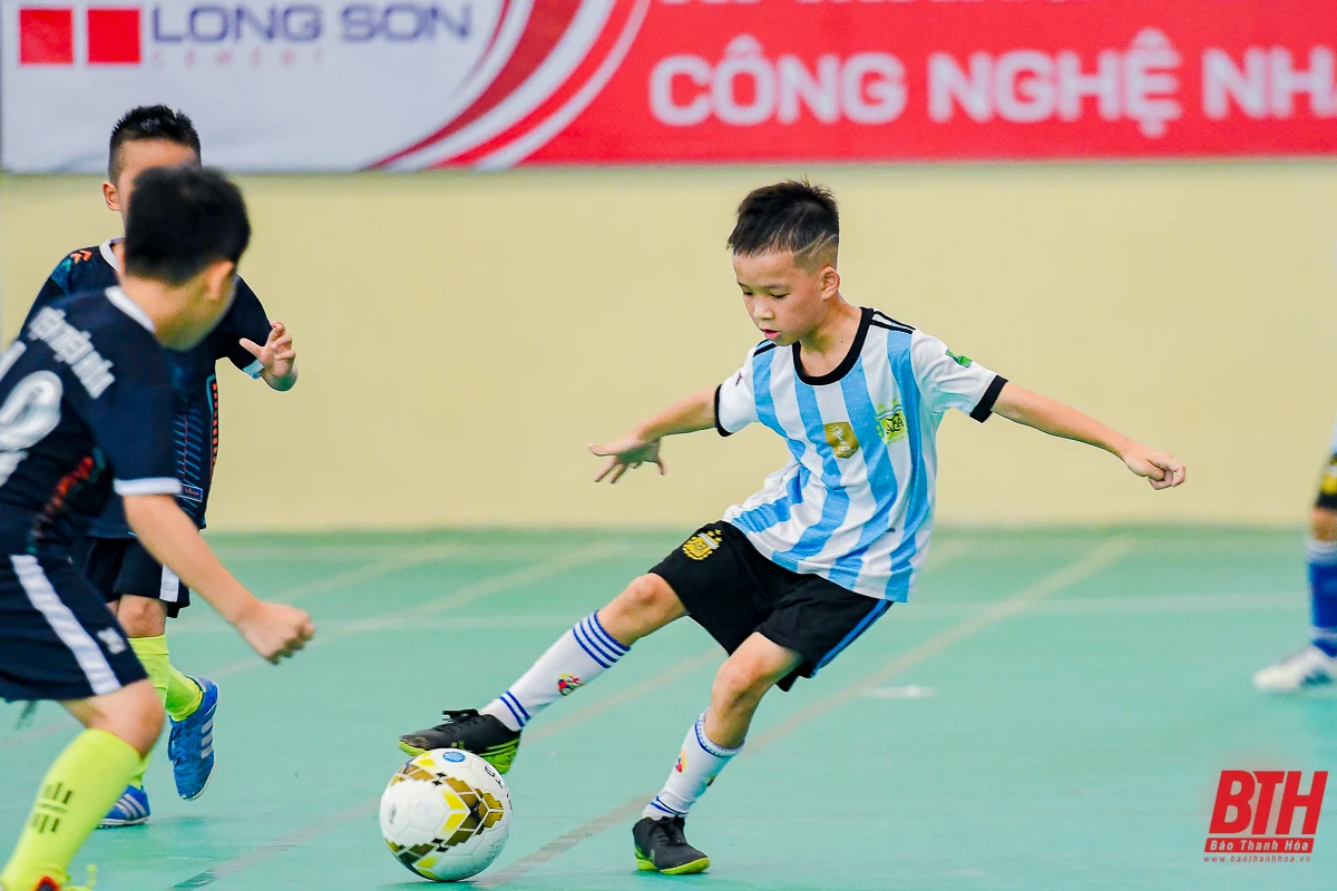 Xác định 8 đội bóng vào tứ kết U8 giải Bóng đá Nhi đồng Cúp Báo Thanh Hóa 2023