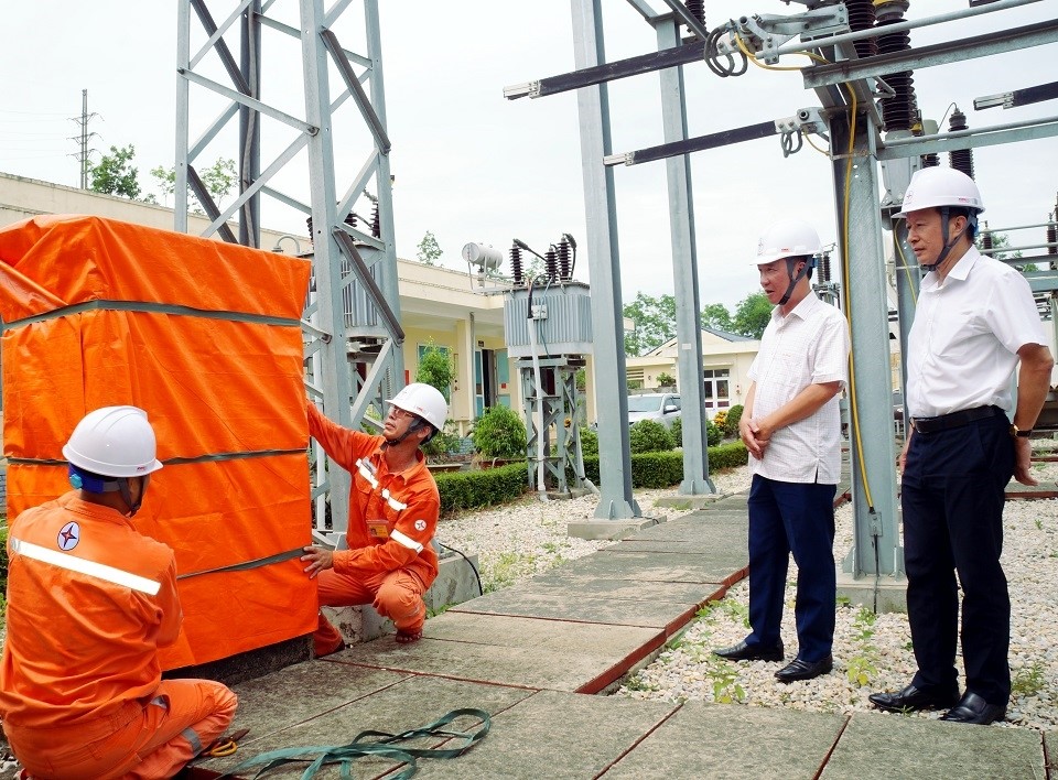 Tổng Công ty Điện lực miền Bắc kiểm tra công tác ứng phó cơn bão số 1 tại Thanh Hóa