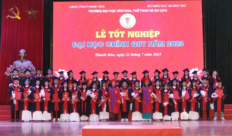 Trường Đại học Văn hóa, Thể thao và Du lịch trao bằng tốt nghiệp Đại học chính quy năm 2023 cho sinh viên