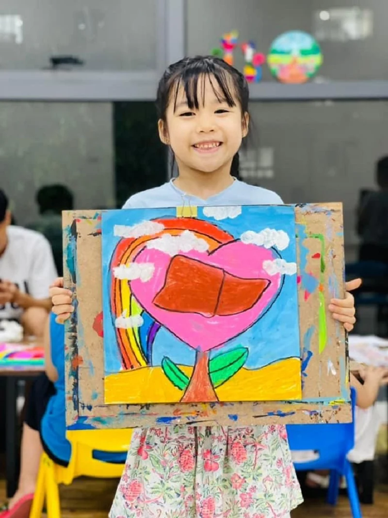 Vẽ tranh “Lá gan xanh – Sống an lành” kêu gọi mọi người hãy bảo vệ gan