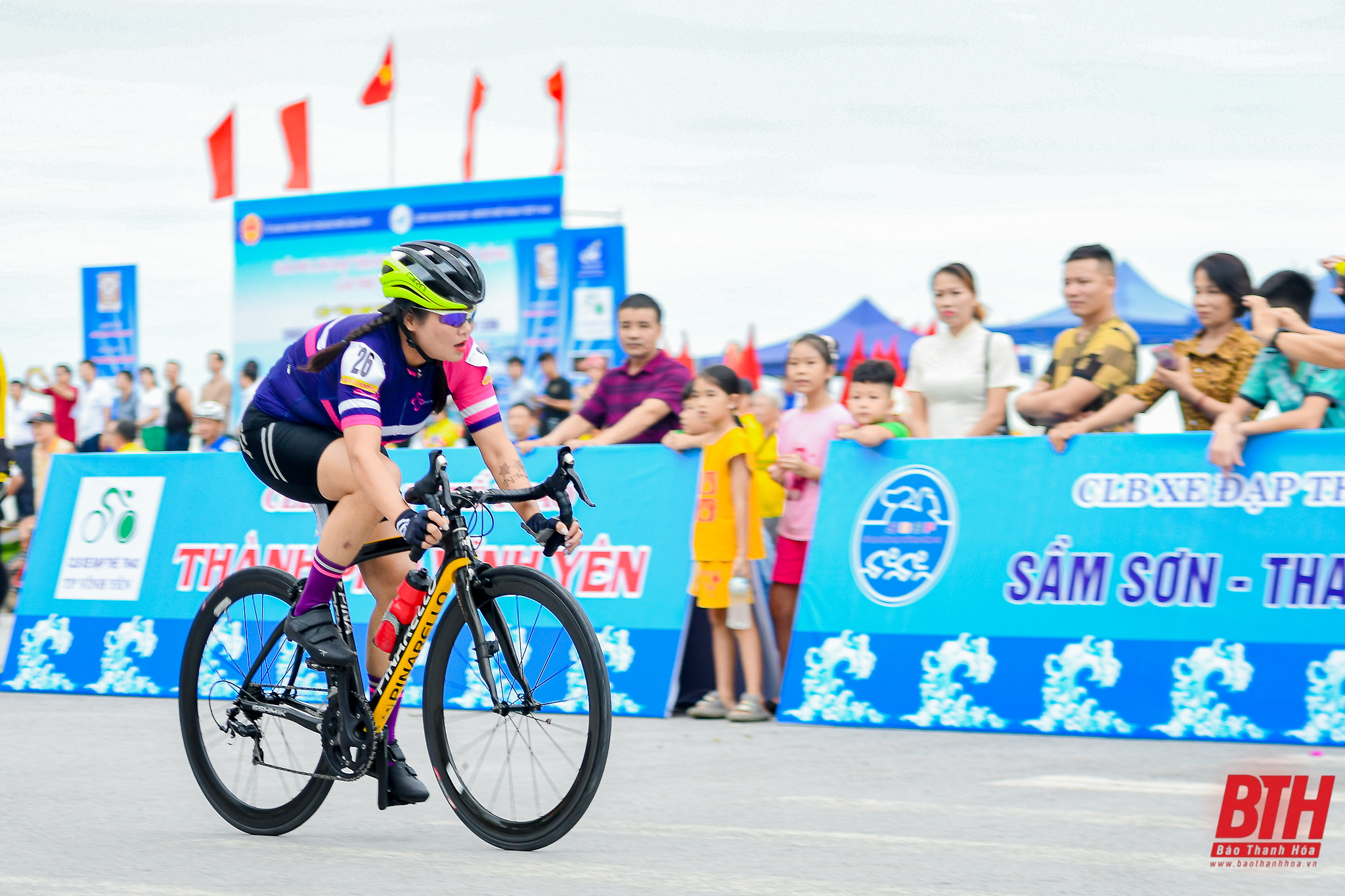 Các tay đua xứ Thanh thi đấu ấn tượng tại giải đua xe đạp TP Sầm Sơn mở rộng lần thứ V năm 2023