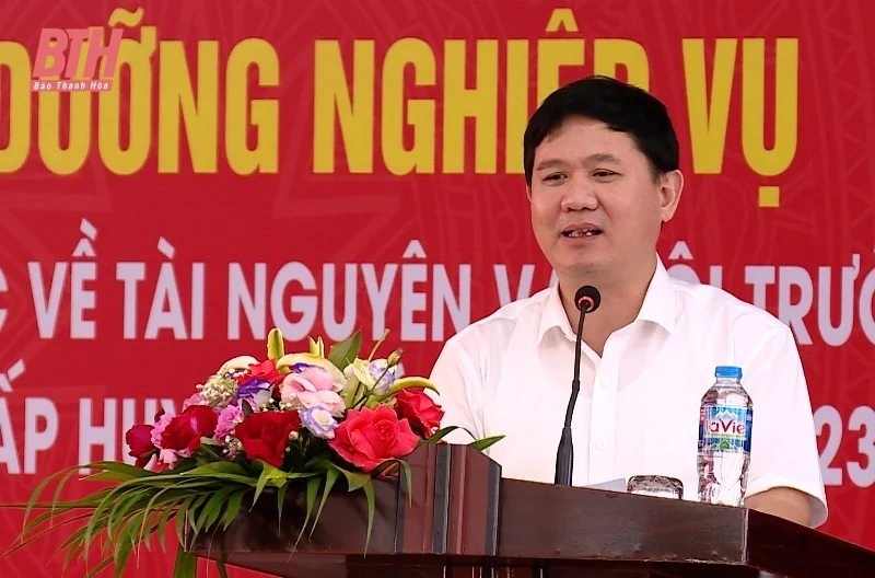 Nâng cao hiệu quả công tác quản lý nhà nước về Tài nguyên và Môi trường cho cán bộ cấp huyện, xã