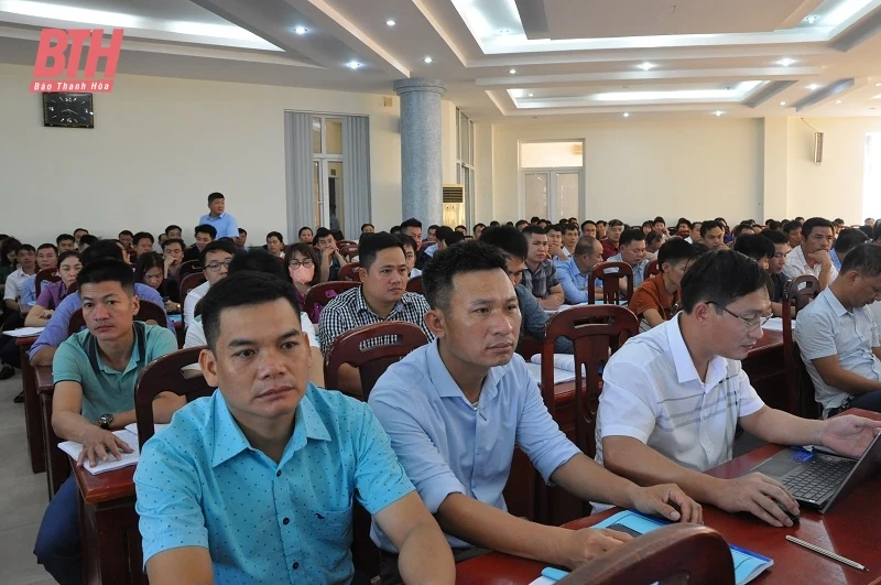 Nâng cao hiệu quả công tác quản lý nhà nước về Tài nguyên và Môi trường cho cán bộ cấp huyện, xã