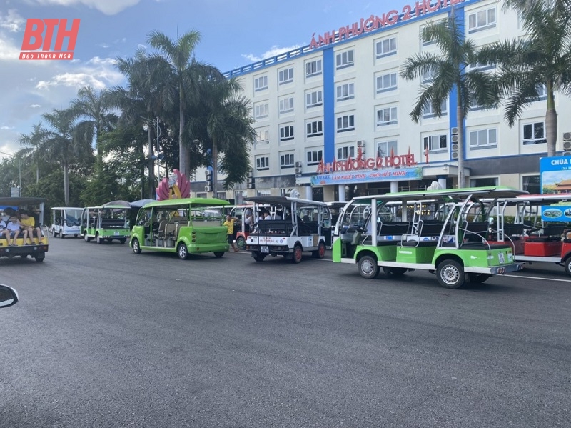 Tăng cường chấn chỉnh hoạt động xe điện tại khu du lịch biển Hải Tiến
