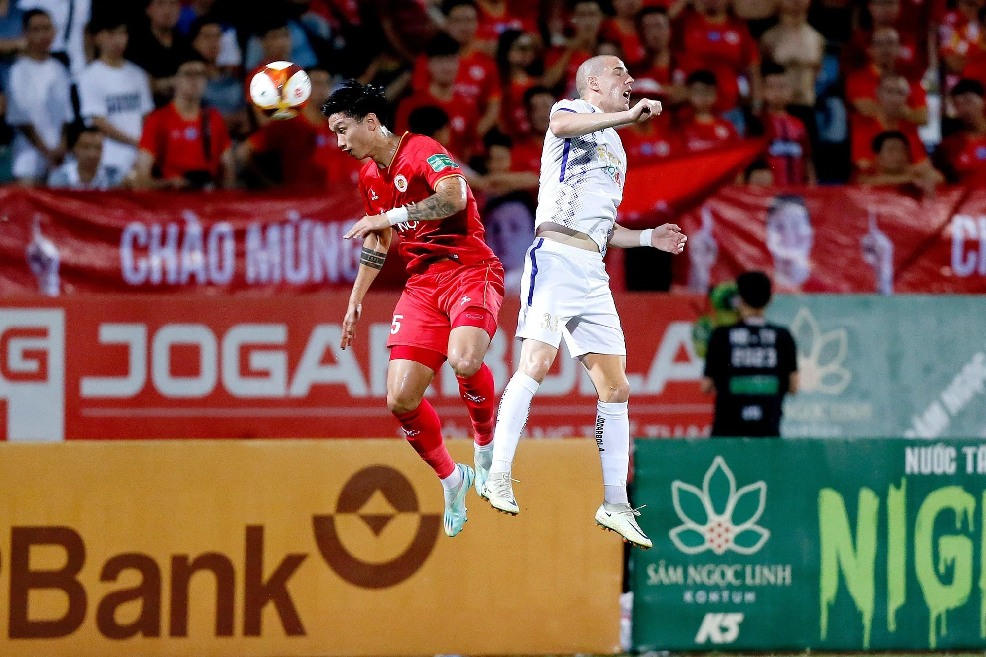 CLB CAHN chiếm ưu thế trong cuộc đua vô địch V.League 2023; Văn Toàn rời Hàn Quốc về Thép xanh Nam Định?