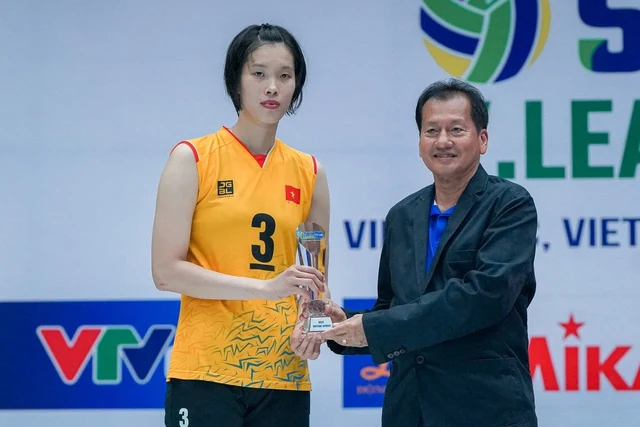 Trọng tài ngoại “cầm còi” trận đấu giữa Thanh Hóa và Hà Nội; Xác định 4 cặp đấu vòng tứ kết World Cup nữ 2023