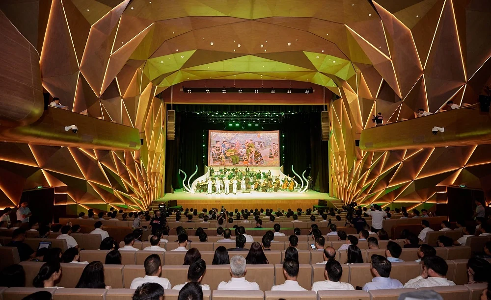 “Bậc thầy” vĩ cầm Caroline Campbell cùng những giọng ca opera danh tiếng quốc tế hội ngộ tại Nhà hát Hồ Gươm tối 18/8