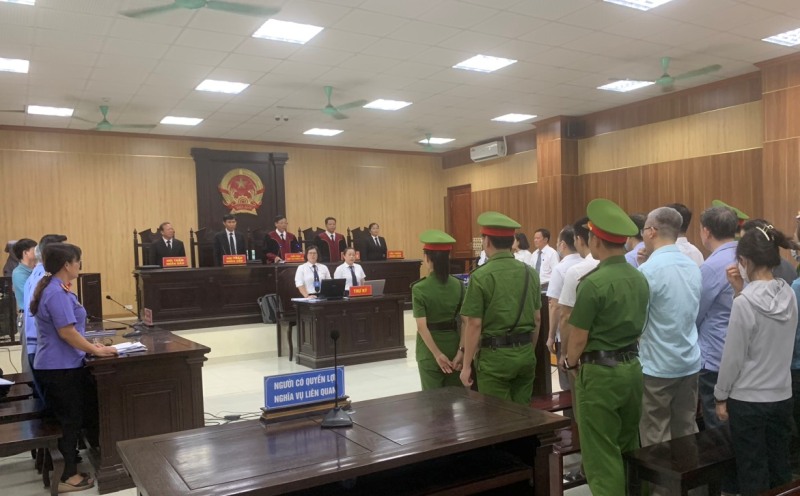 Tuyên phạt cựu Giám đốc Sở GD&ĐT Phạm Thị Hằng 4 năm tù