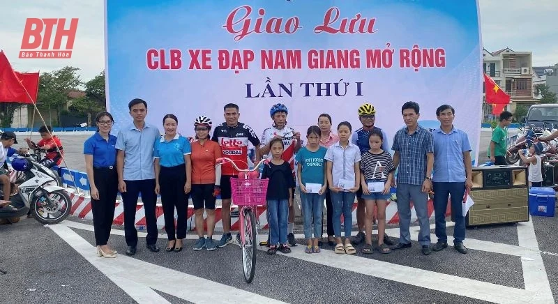 Các cấp Hội phụ nữ đồng hành, tiếp sức cho con em đến trường