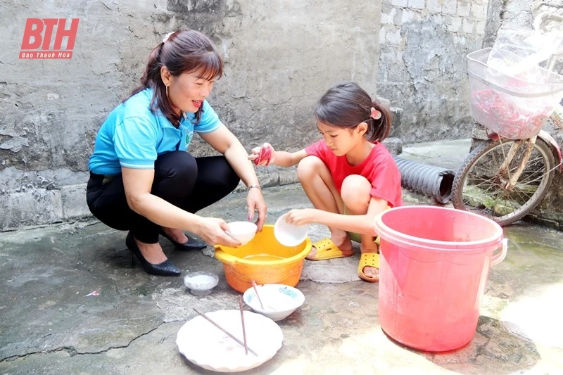 Các cấp Hội phụ nữ đồng hành, tiếp sức cho con em đến trường