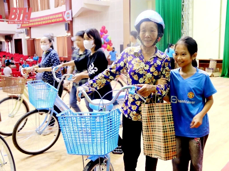 Các cấp Hội phụ nữ đồng hành, tiếp sức cho con em đến trường