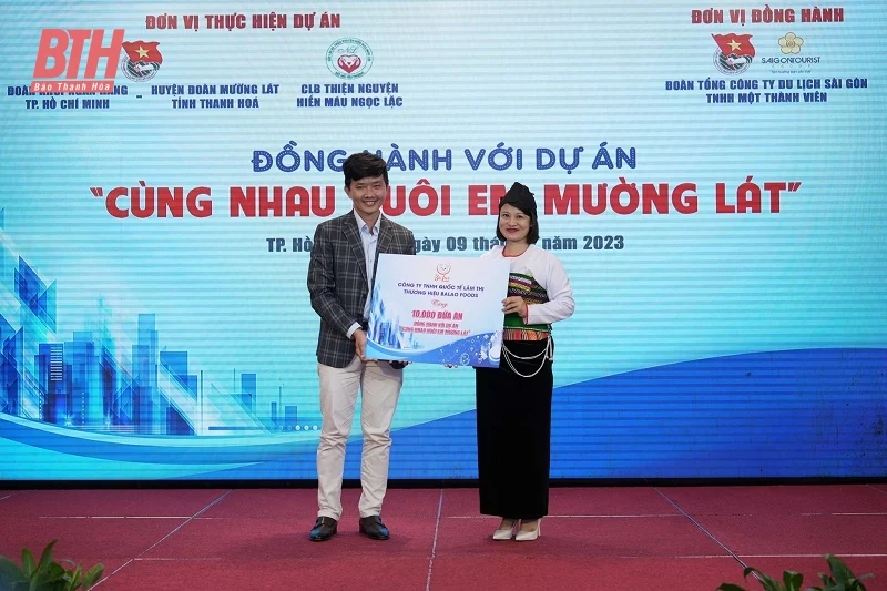Thêm 150 em học sinh bán trú Mường Lát được nhận nuôi