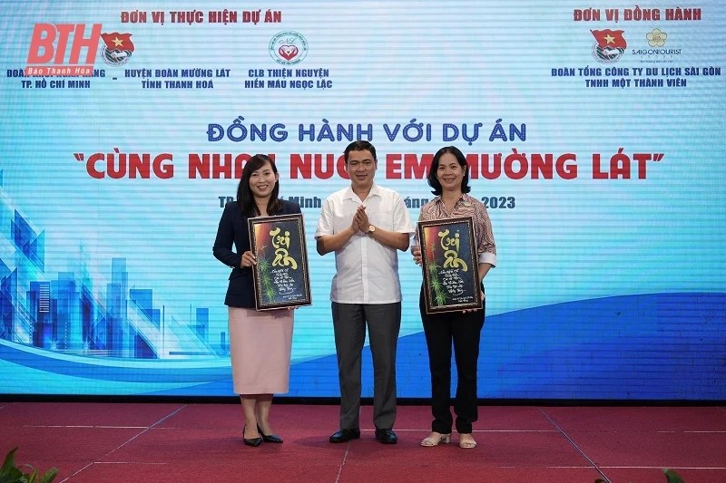 Thêm 150 em học sinh bán trú Mường Lát được nhận nuôi