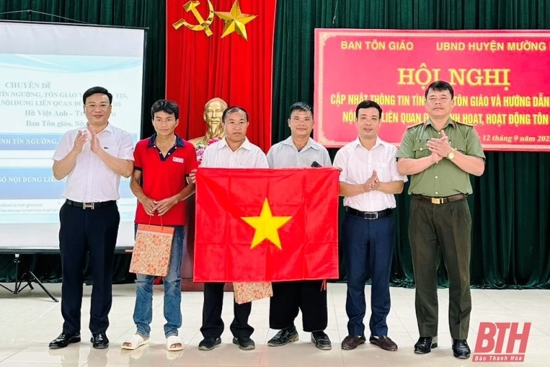 Cập nhật thông tin tình hình tôn giáo cho cán bộ huyện Mường Lát