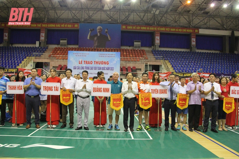 Khởi tranh Giải Cầu lông trung - cao tuổi toàn quốc lần thứ VIII năm 2023 tại Thanh Hóa