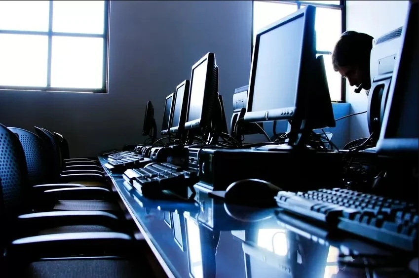 Thuyết âm mưu và những lời đồn quái đản lan truyền trong làng bóng đá như thế nào?