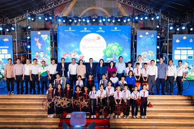 Hơn 370 tỷ đồng tặng quà Tết Trung thu cho 6 triệu trẻ em cả nước