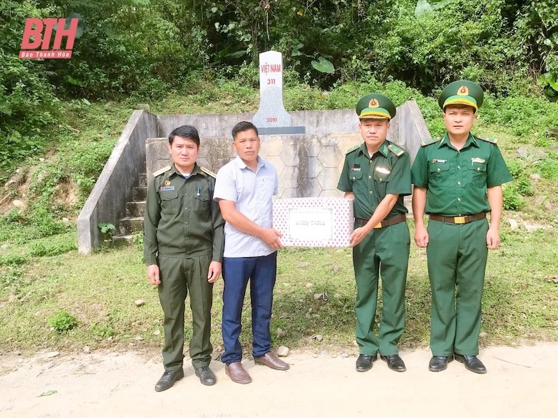 Đồn Biên phòng Trung Lý hỗ trợ học sinh khó khăn khu vực biên giới