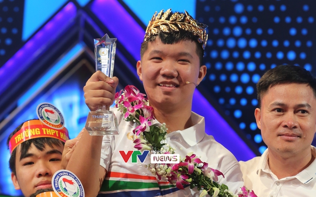 Lê Xuân Mạnh (Thanh Hóa) giành vòng nguyệt quế Đường lên đỉnh Olympia 2023
