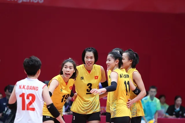 HLV Thanh Hóa: “Thắng CAHN nhờ tinh thần không sợ hãi”; ASIAD 19: Đội tuyển bóng chuyền nữ Việt Nam tranh HCĐ với Thái Lan