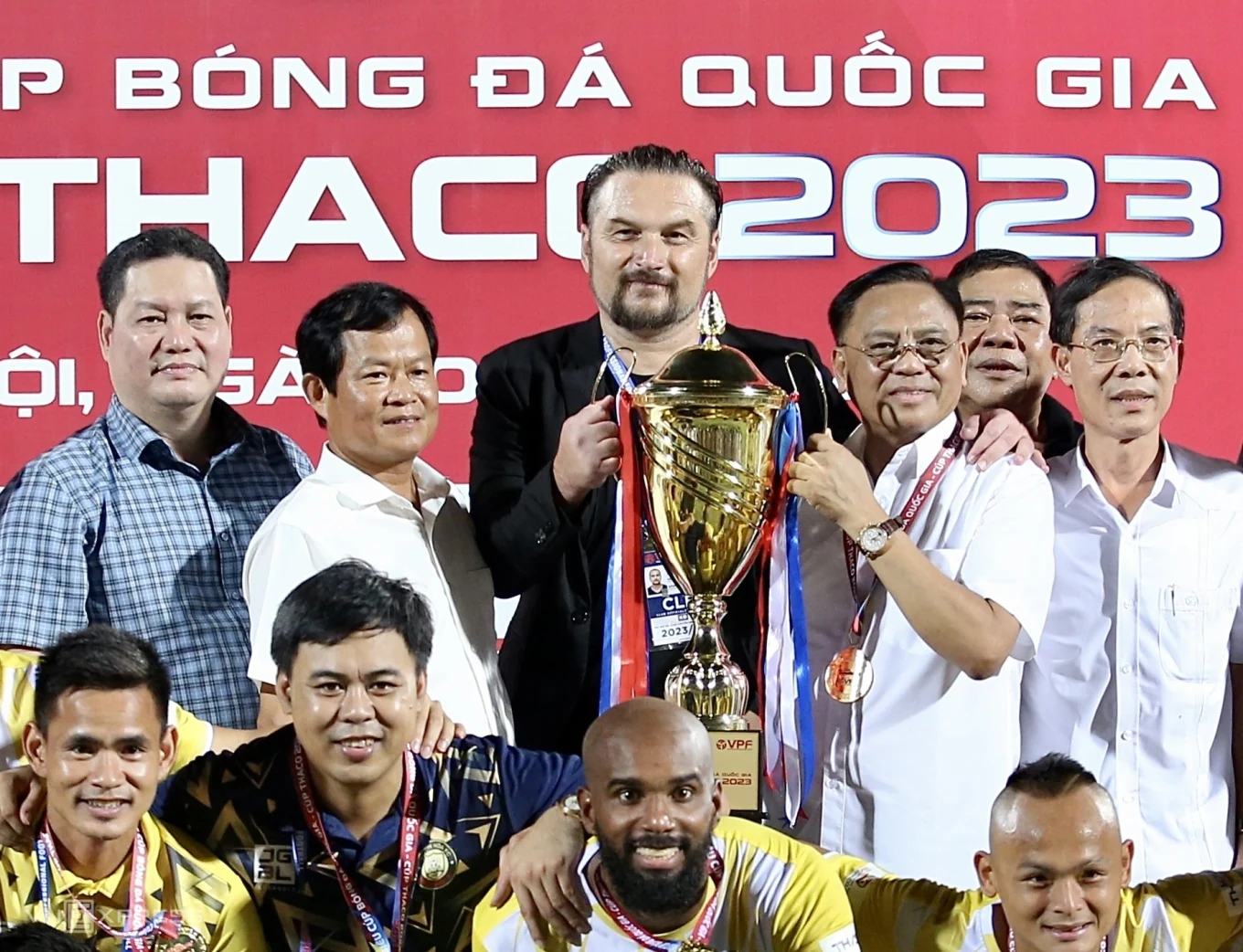 HLV Thanh Hóa: “Thắng CAHN nhờ tinh thần không sợ hãi”; ASIAD 19: Đội tuyển bóng chuyền nữ Việt Nam tranh HCĐ với Thái Lan