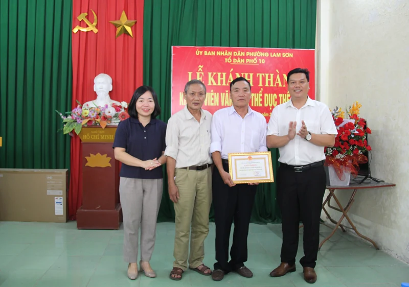 Khánh thành Khuôn viên văn hóa, TDTT khu phố 10, phường Lam Sơn