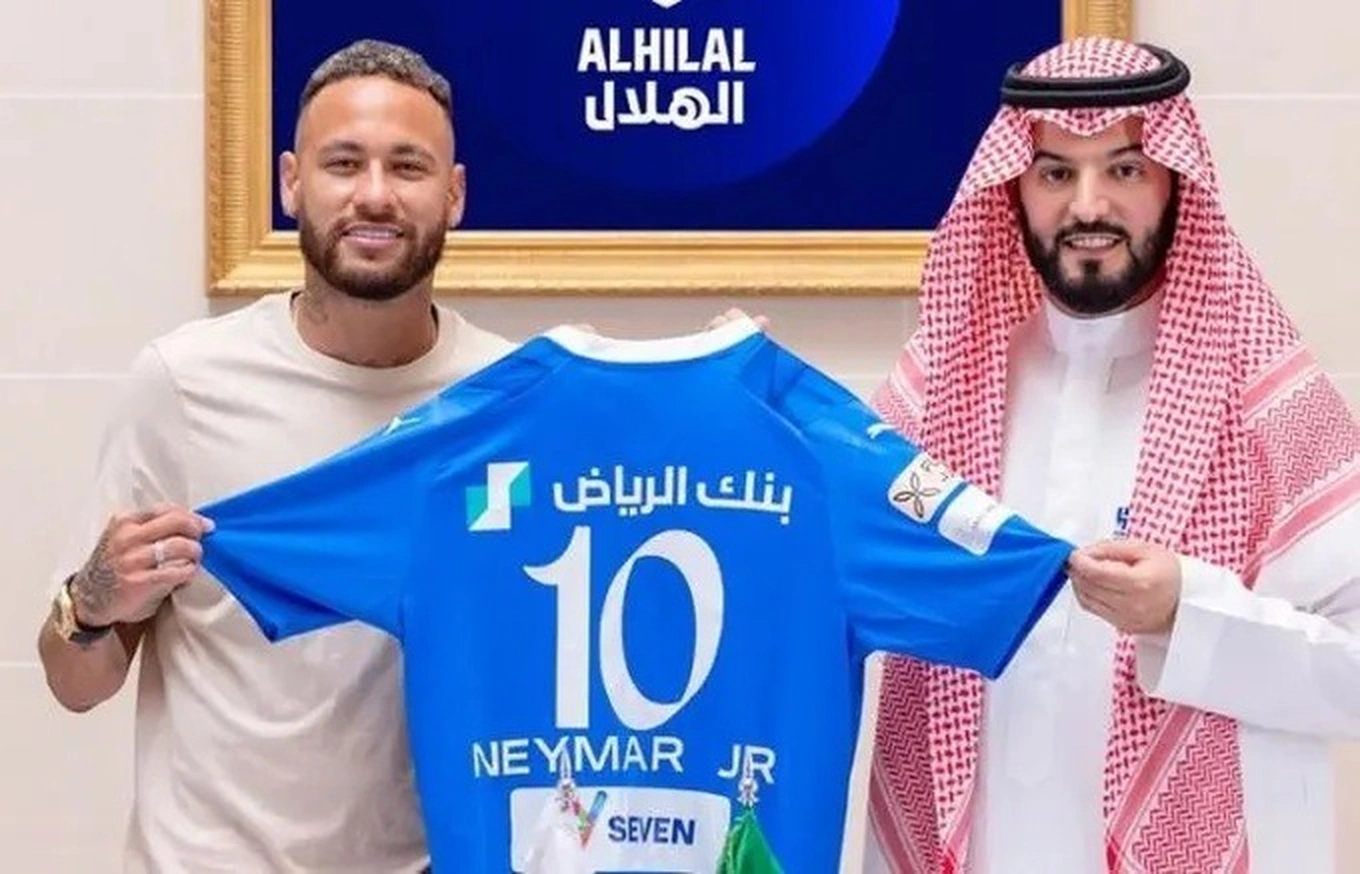 Nguyễn Thuý Hiền phá kỷ lục của Phạm Thị Vân tại giải bơi VĐQG 2023; Cristiano Ronaldo xác định thời điểm giã từ bóng đá