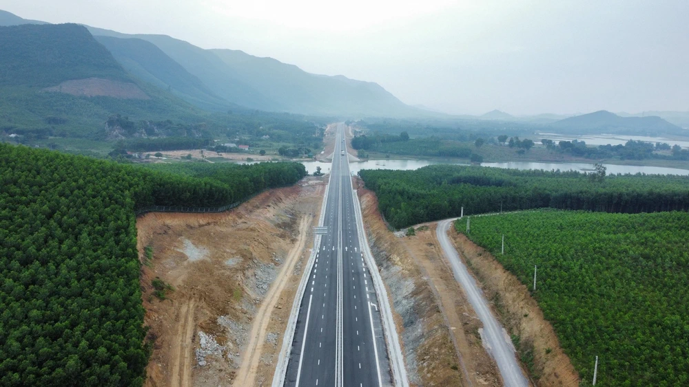 Khánh thành đường bộ cao tốc đoạn Quốc lộ 45 - Nghi Sơn và Nghi Sơn - Diễn Châu