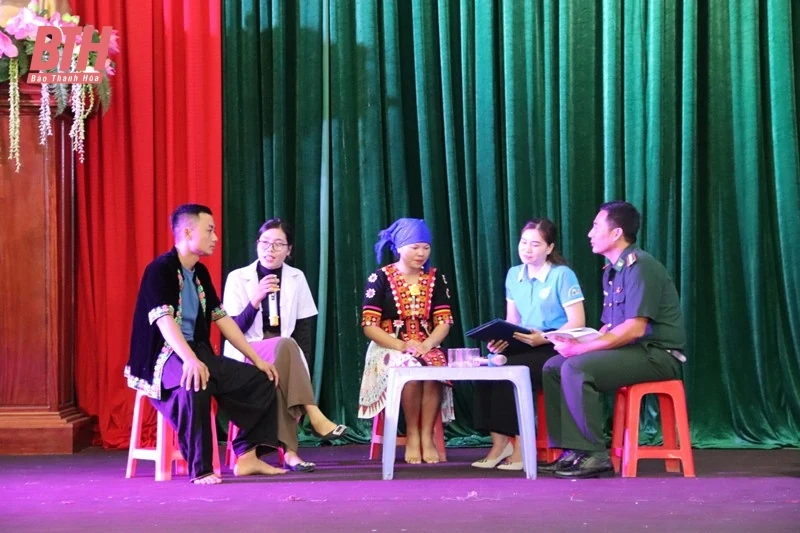Giao lưu Câu lạc bộ “Phụ nữ giữ gìn và phát huy bản sắc văn hóa dân tộc Mông”