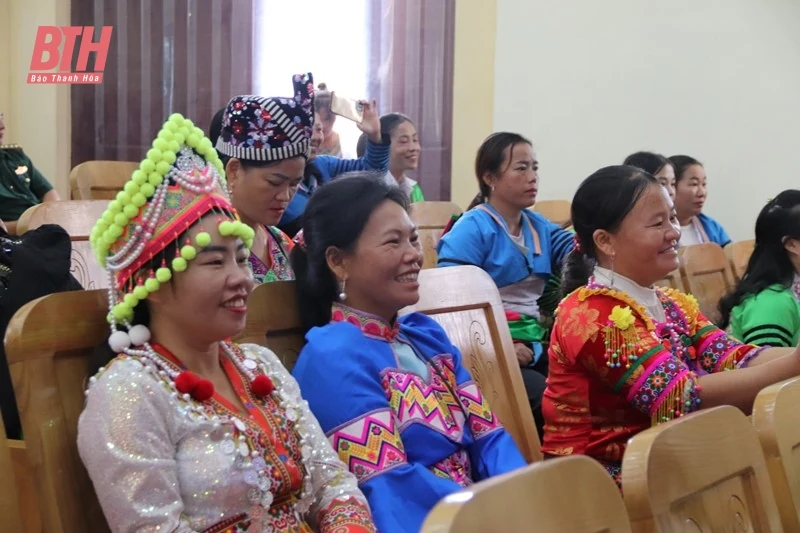 Giao lưu Câu lạc bộ “Phụ nữ giữ gìn và phát huy bản sắc văn hóa dân tộc Mông”