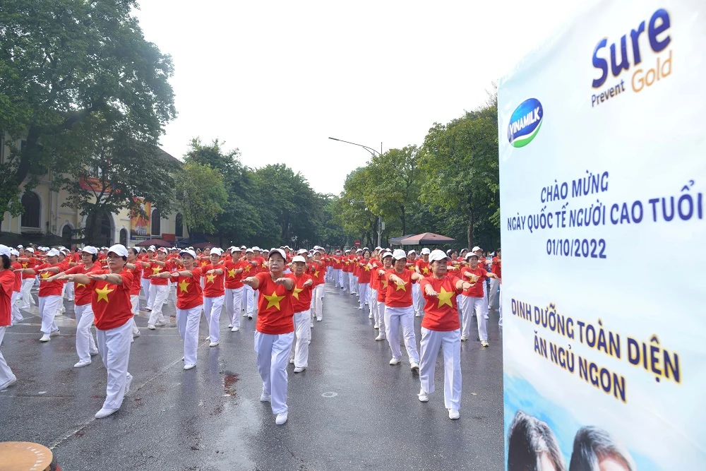 VTV và Vinamilk đưa người lớn tuổi đến những buổi hẹn cùng thanh xuân