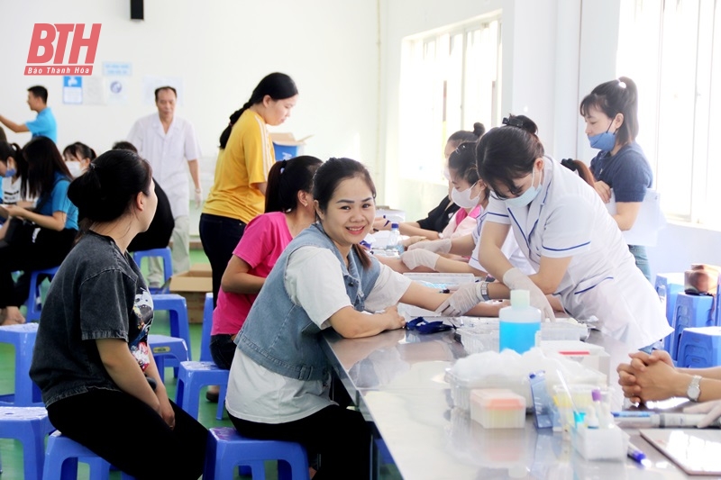 Hơn 400 công nhân lao động của Công ty TNHH Sakurai Việt Nam tham gia hiến máu tình nguyện