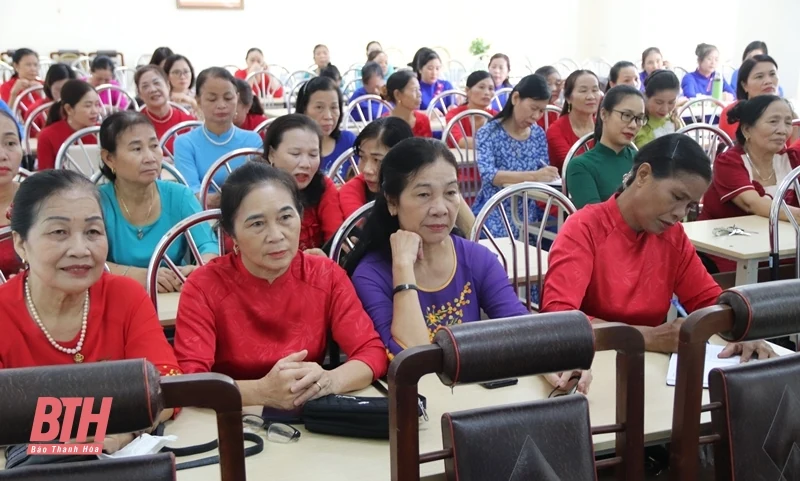 Phụ nữ thị xã Bỉm Sơn giữ gìn vệ sinh môi trường, xây dựng đô thị xanh, sạch, đẹp