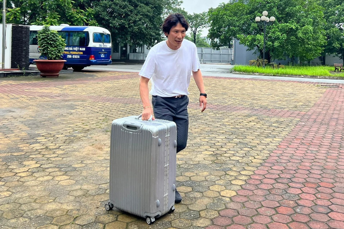 HLV Gong Oh-kyun hé lộ mục tiêu ở CLB CAHN; Giải thưởng Quả bóng Vàng sẽ “lột xác” sau năm 2024 