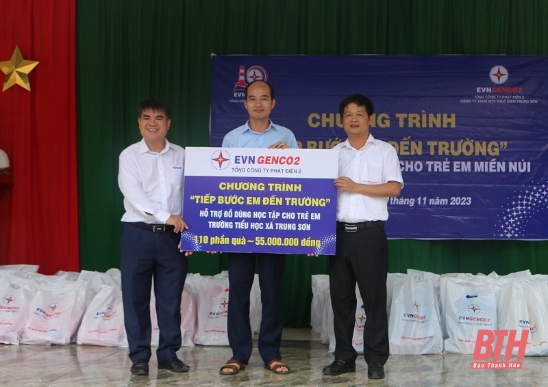 Lan tỏa yêu thương từ chương trình “Tiếp bước em đến trường”