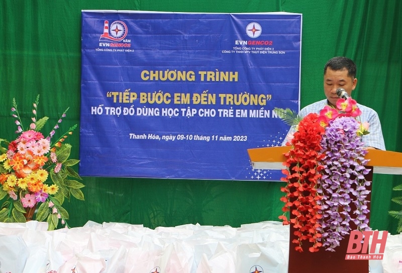 Lan tỏa yêu thương từ chương trình “Tiếp bước em đến trường”