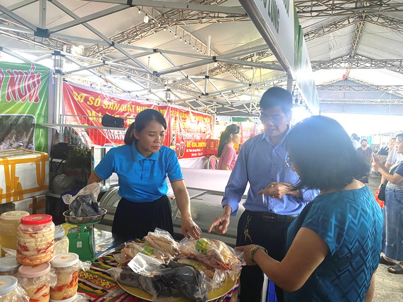 Doanh thu hàng hóa từ đợt trưng bày, giới thiệu sản phẩm nông sản thực phẩm an toàn tỉnh Thanh Hóa đạt 15 tỷ đồng