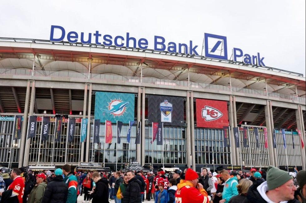 Bóng bầu dục Mỹ và bóng đá Đức, mối lương duyên kỳ lạ mở đường ra thị trường thế giới cho Bundesliga