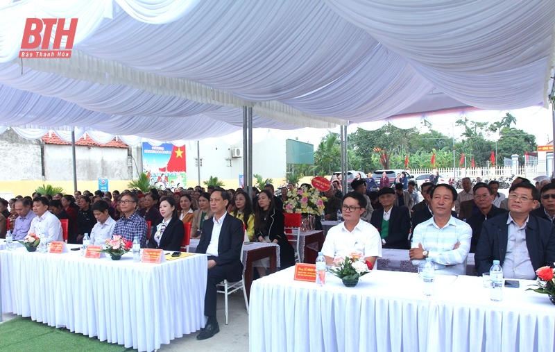 Phó Trưởng Đoàn ĐBQH tỉnh Mai Văn Hải dự Ngày hội Đại đoàn kết toàn dân tộc tại thôn 5 xã Nga Liên