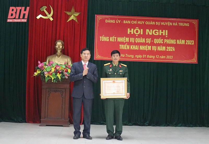 Hà Trung: Tổng kết nhiệm vụ quân sự, quốc phòng năm 2023, triển khai nhiệm vụ năm 2024
