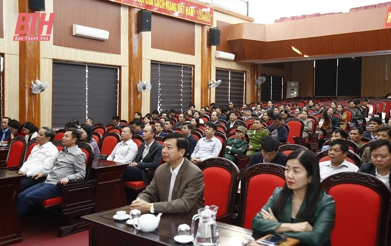 Đoàn ĐBQH tỉnh tiếp xúc cử tri huyện Hoằng Hóa và TP Sầm Sơn