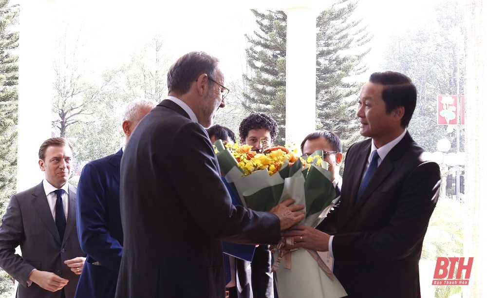 Chủ tịch UBND tỉnh Đỗ Minh Tuấn tiếp xã giao Đại sứ Italia tại Việt Nam