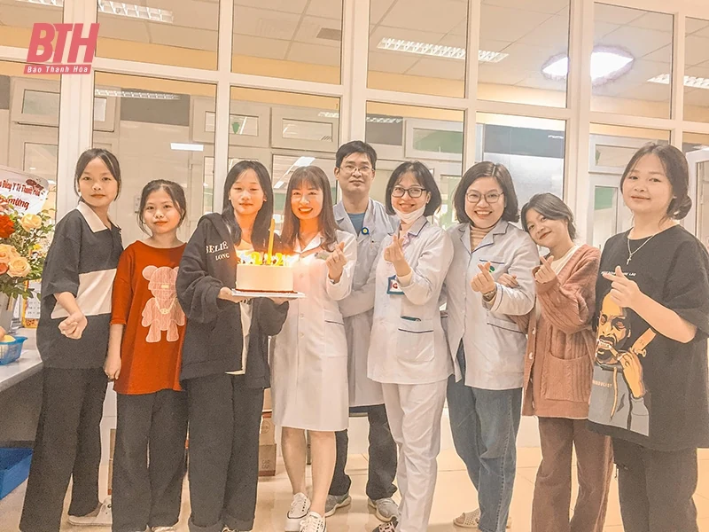 Những tuổi thơ “rơi lại” nơi bệnh viện