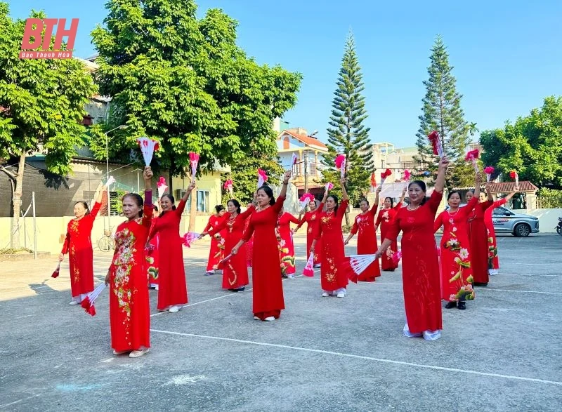 Tham quan, giới thiệu mô hình CLB Liên thế hệ tự giúp nhau tại Nga Sơn